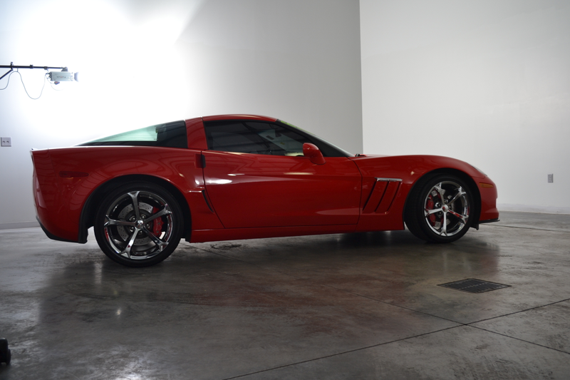 Illustration for article titled Red C6 Car Porn